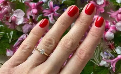 Le secret des manucures parfaites le gel pour ongles naturels