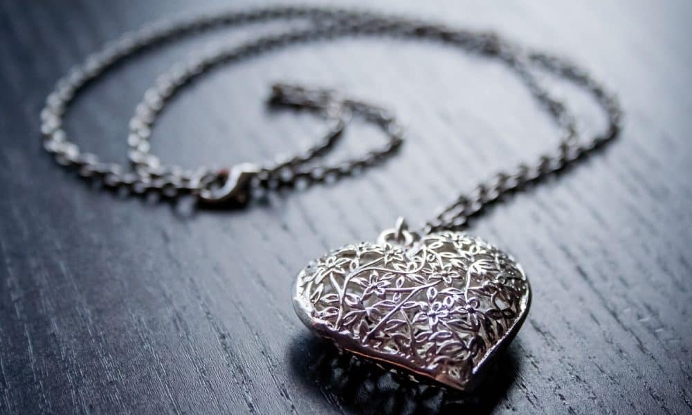 La tendance des bijoux de lait maternel : tout ce que vous devez savoir...